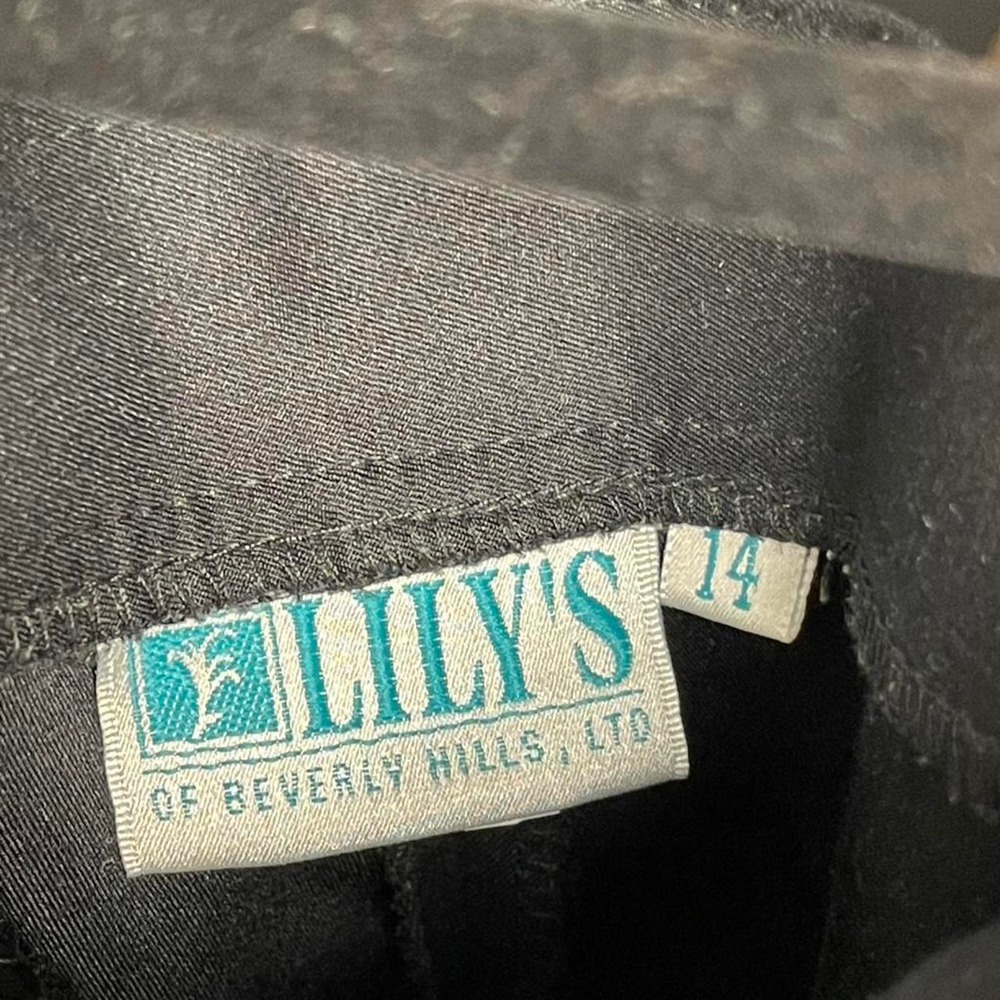 Lily's of Beverly Hills black pleated shorts Women's size 14 Bermuda style - Picture 4 of 8
